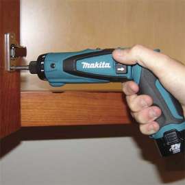 Máy vặn vít Makita 6723DW